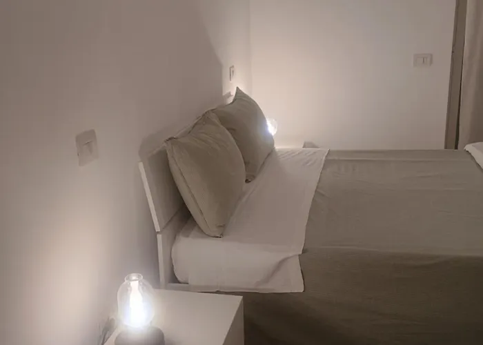 Hotel Neapolitan tales