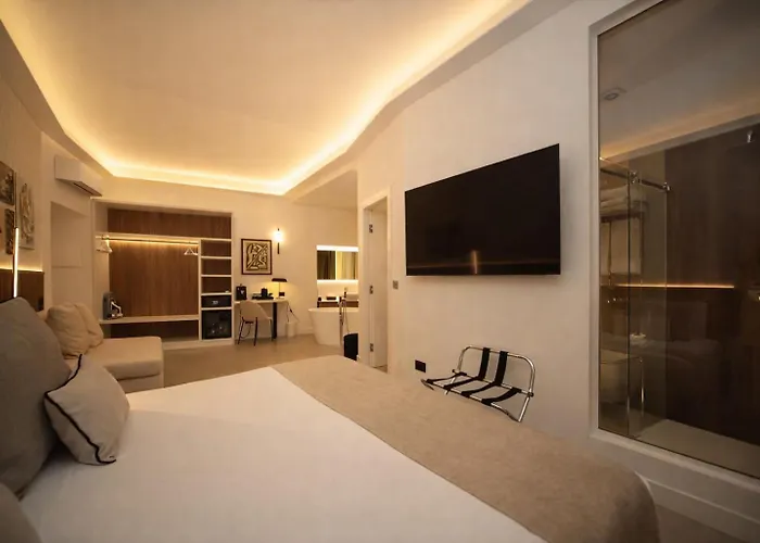 Hotel Mamalu - Corso Umberto 35 Napoli