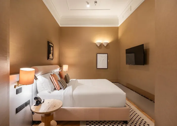 Hotel The Couper Umiltà Roma