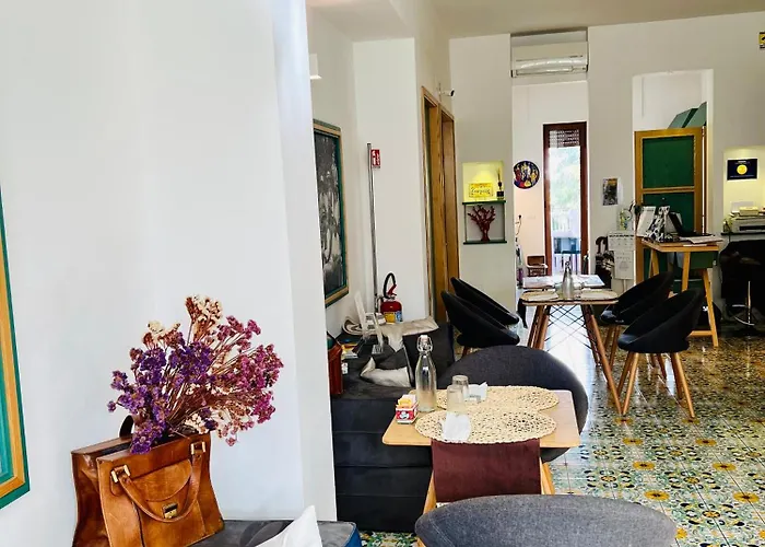 Luiselle Charming Accommodation Sorrento City Center