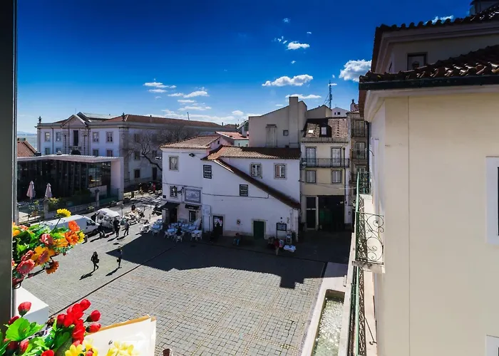 House Petit Lusa Lisbona