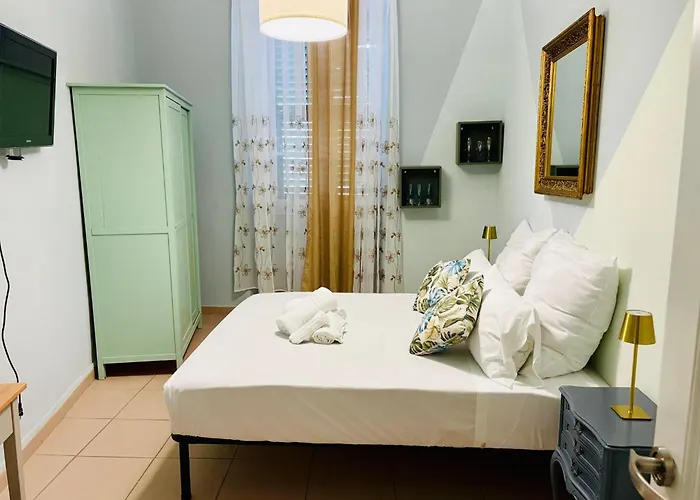 Room Mercedes La Spezia