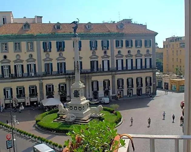 Bed and Breakfast Relais Piazza dei Martiri Napoli
