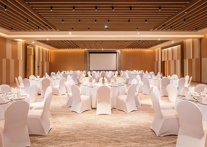 Holiday Inn & Suites - Dubai Science Park By Ihg