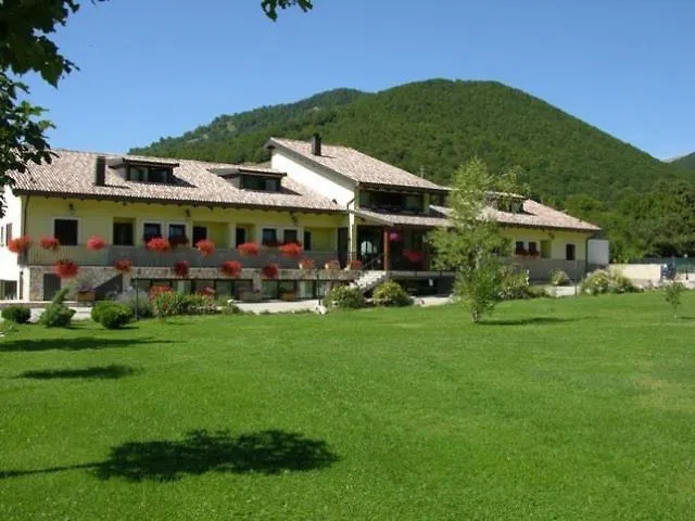 Hotel C0C00N Garden Pescasseroli