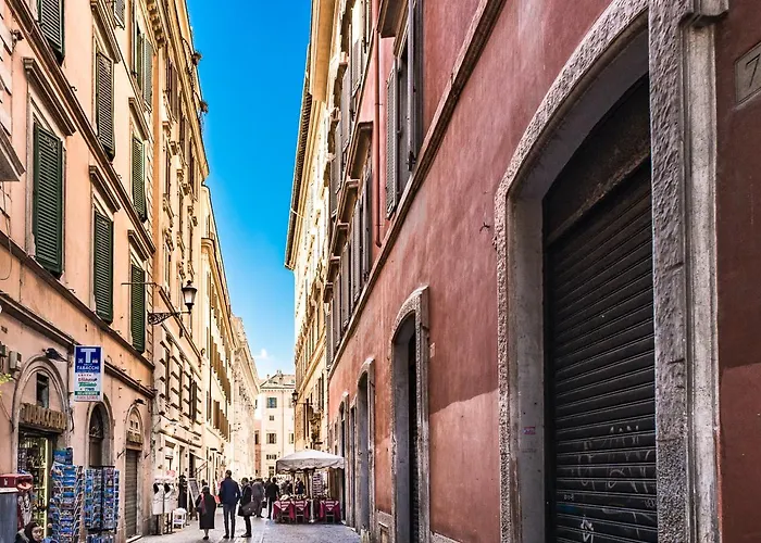 Trevi & Pantheon Design Rooms Roma