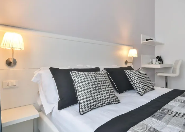 Lata Luxury Rooms Roma
