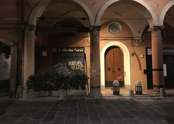 Visione Strada Maggiore 62 Bologna