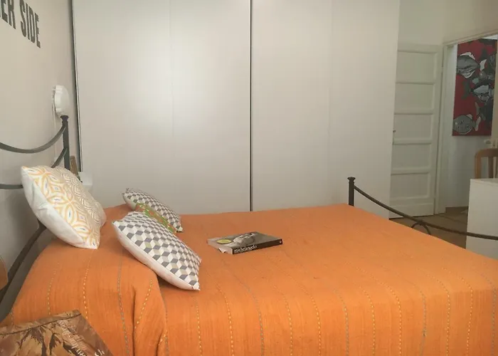 Florence Fashion Room
