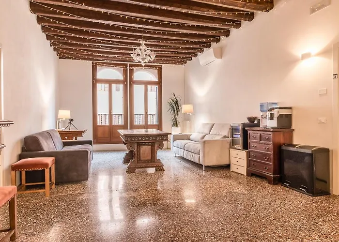Hotel Palazzo DaPonte by LionHost Venezia